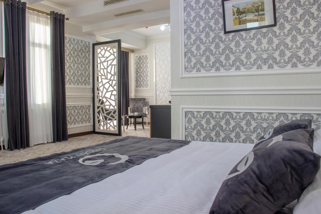Garden Plaza Bukhara Hotel Bagian luar foto