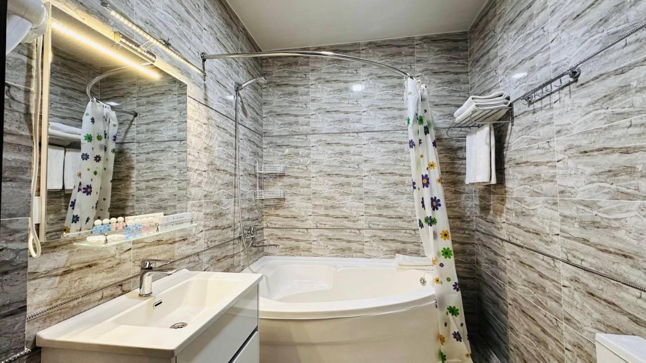 Garden Plaza Bukhara Hotel Bagian luar foto