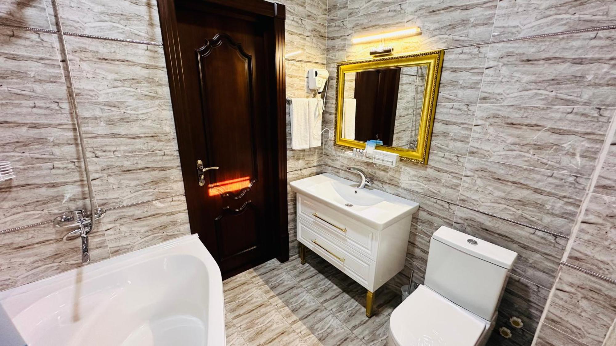 Garden Plaza Bukhara Hotel Bagian luar foto